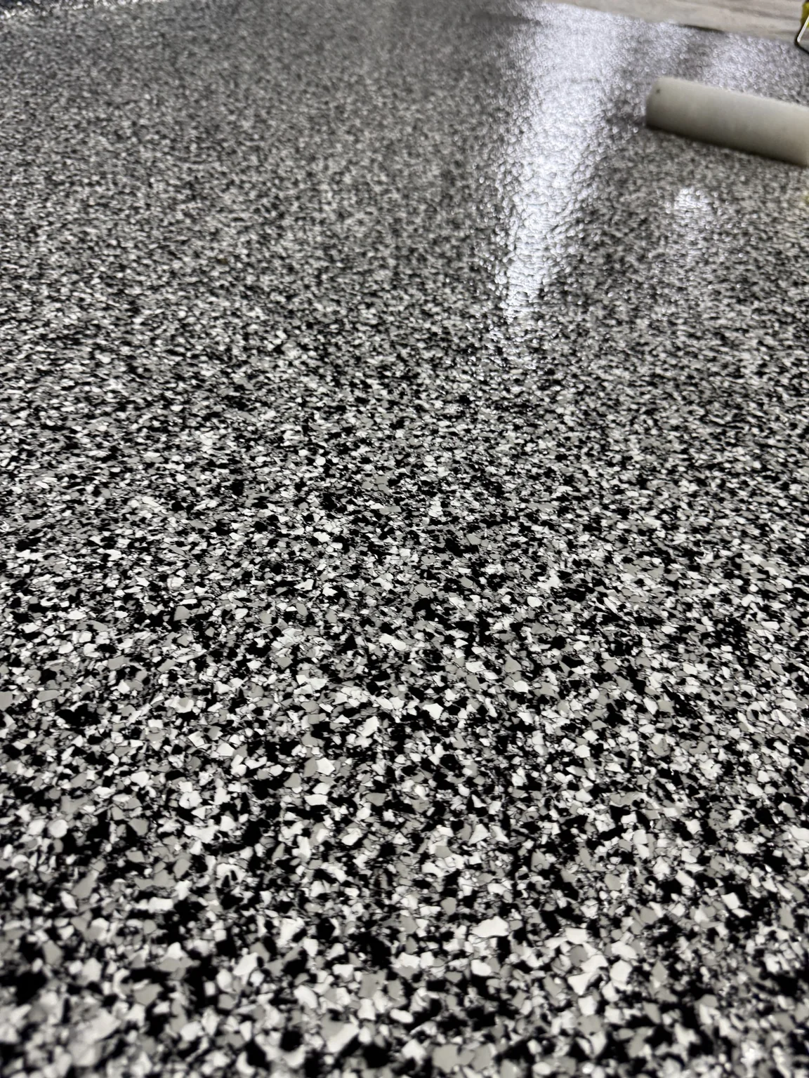 Black + Gray Flake